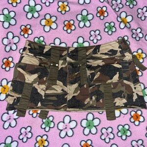 (SOLD ON DIFFERENT PLATFORM)I.AM.GIA Camouflage mini skirt